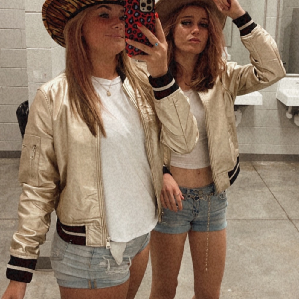 Metallic jacket